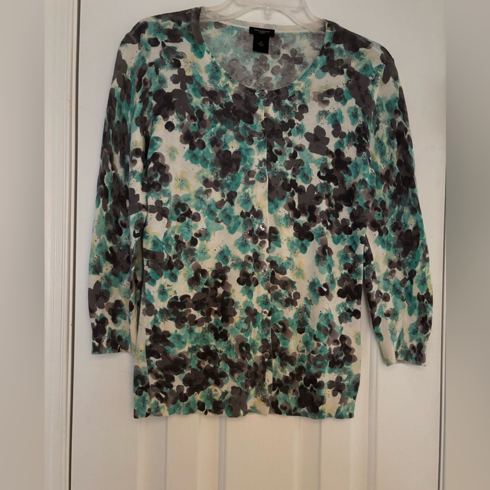 Ann Taylor size Medium turquoise, gray and cream print button up cardigan.